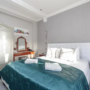 The Inverleith , Edinburgh United Kingdom